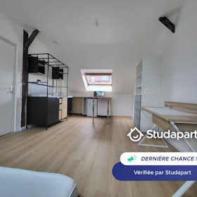 Casa para alugar por € 610 por mês em Croix, Rue Jean Jaurès