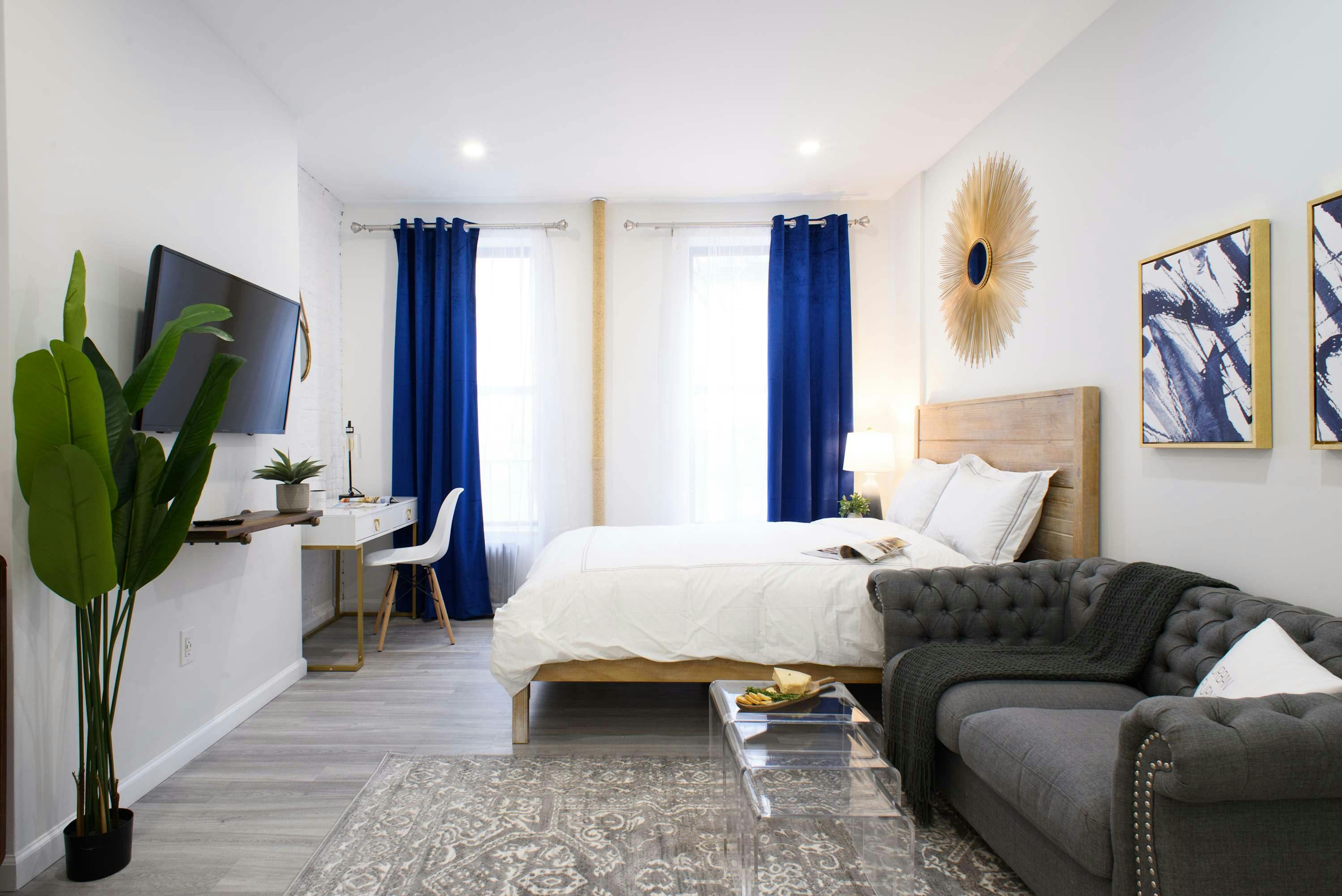 E 75th St, New York City, NY preview