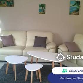 Privé kamer te huur voor € 530 per maand in Vallauris, Avenue du Stade