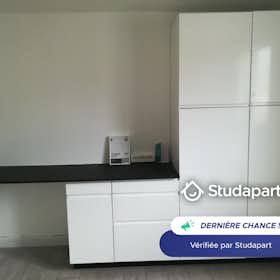 Apartment for rent for €380 per month in Reims, Rue du Château de Porte Mars