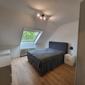 Apartment for rent for €1,620 per month in Hamburg, Emilienstraße