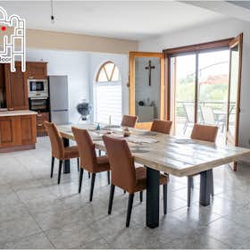 House for rent for €1,500 per month in Fílippoi, Egnatias