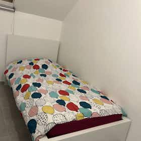 Private room for rent for €545 per month in Brussels, Rue du Midi
