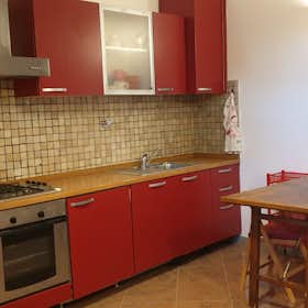 Apartment for rent for €2,000 per month in Florence, Viale Corsica