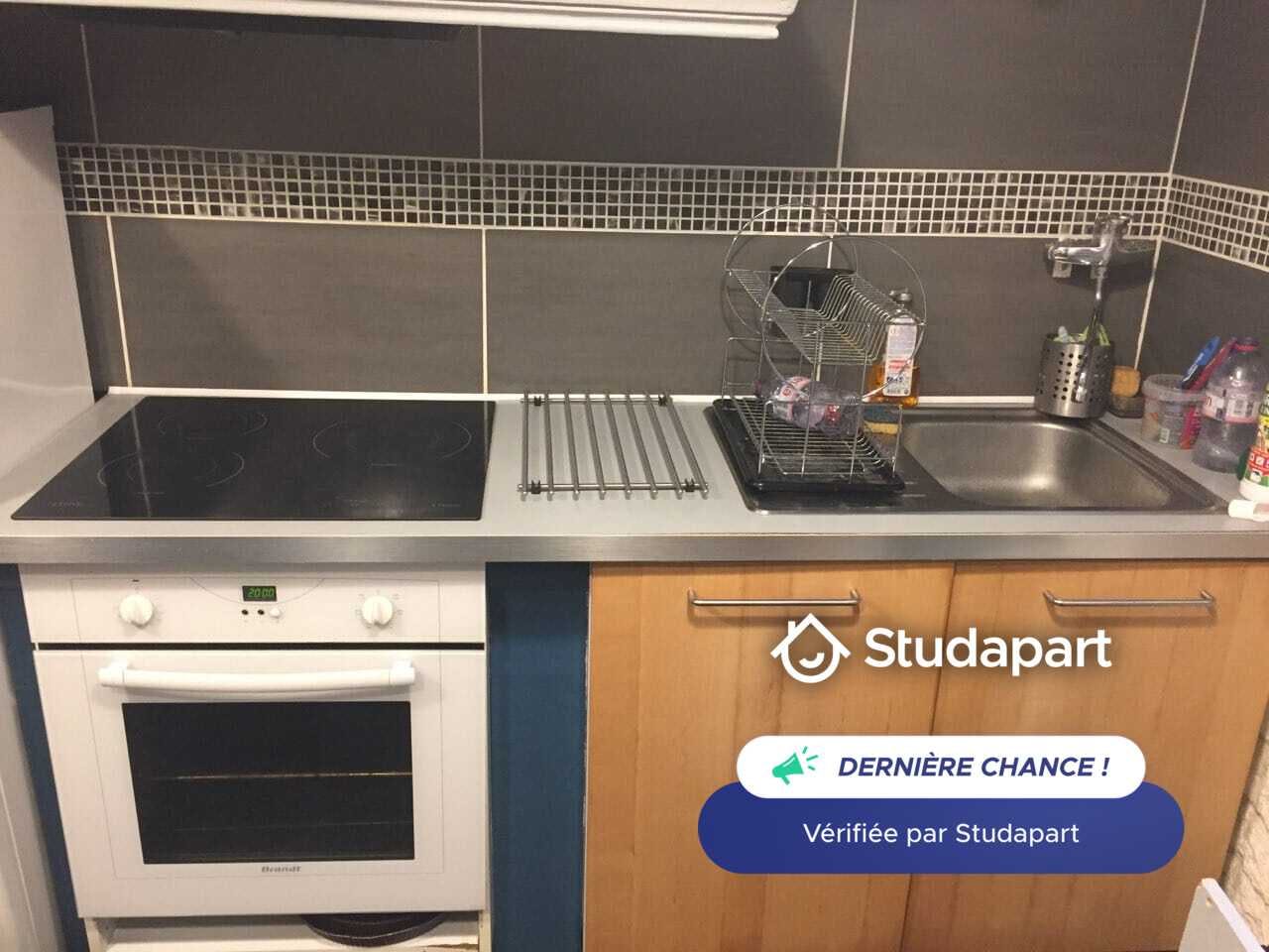 Apartment for rent for €860 per month in Marseille, Rue Saint-Sébastien