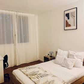 Private room for rent for €700 per month in Meudon, Rue Pierre-Joseph Redouté