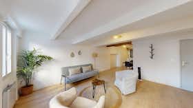 Appartement te huur voor € 750 per maand in Toulon, Rue Roche