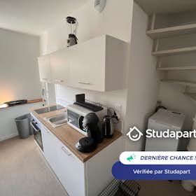 Appartement for rent for 600 € per month in Amiens, Rue Porion