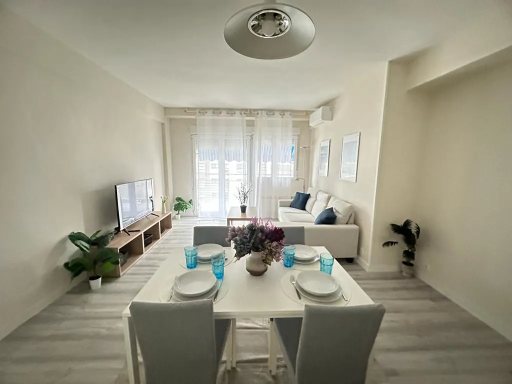 3-Bedroom Apartment in Avenida del Mediterráneo, Madrid (1420450) ROOM