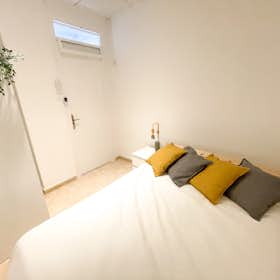 Private room for rent for €410 per month in Barcelona, Carrer la Rambla