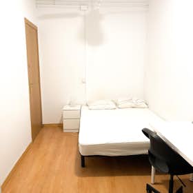 Private room for rent for €650 per month in Barcelona, Carrer la Rambla