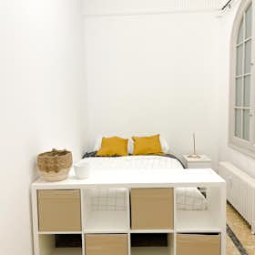 Private room for rent for €670 per month in Barcelona, Carrer de Muntaner