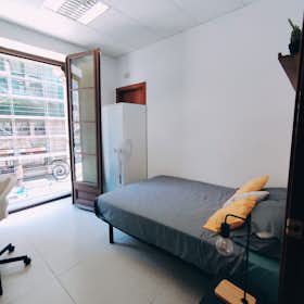 Private room for rent for €630 per month in Barcelona, Via Laietana