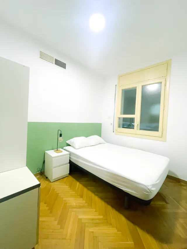 Private room in Carrer de Calvet, Barcelona (1420921) room image 1