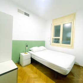 Private room for rent for €600 per month in Barcelona, Carrer de Calvet