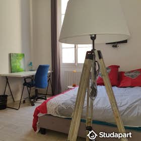 Private room for rent for €550 per month in Nice, Rue Assalit