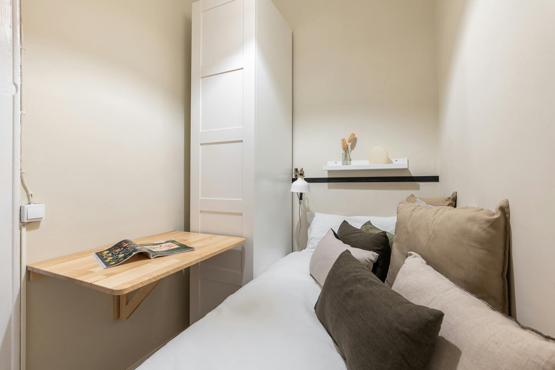 Carrer de Calàbria, Barcelona preview