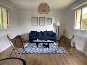 Appartamento in affitto a 1.490 € al mese a Saint-Didier-au-Mont-d’Or, Rocade des Monts-d'Or