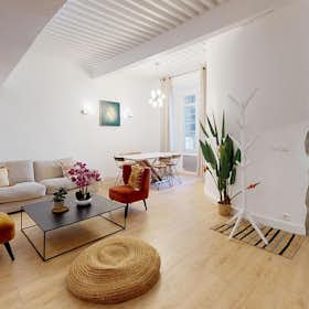 Appartamento in affitto a 2.300 € al mese a Annecy, Rue Filaterie