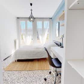 Приватна кімната за оренду для 410 EUR на місяць у Avignon, Avenue de Tarascon
