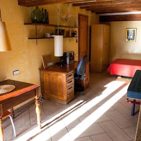 Apartment for rent for €1,300 per month in Barcelona, Carrer de Sant Pau
