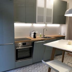 Apartment for rent for €1,995 per month in Stuttgart, Tübinger Straße