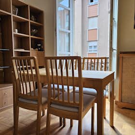 Shared room for rent for €1,103 per month in Gijón, Calle Eladio Carreño
