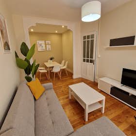 Apartamento para alugar por € 2.048 por mês em Gijón, Calle Ezcurdia