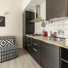 Apartment for rent for €2,500 per month in Bologna, Via Aristotele Fioravanti