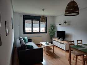 Apartment for rent for €2,048 per month in Gijón, Calle Espinosa