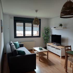 Lägenhet att hyra för 2 048 € i månaden i Gijón, Calle Espinosa