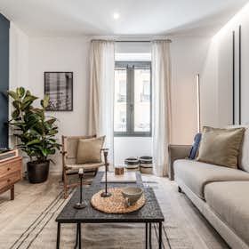 Apartment for rent for €4,256 per month in Madrid, Calle del Cardenal Cisneros