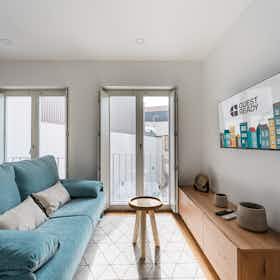 Apartment for rent for €1,300 per month in Porto, Rua da Vitória