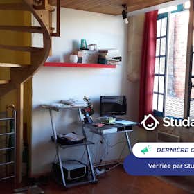 Apartment for rent for €780 per month in Bordeaux, Rue Beyssac