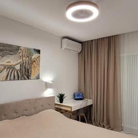 Appartement te huur voor € 1.457 per maand in Thessaloníki, Xenofontos