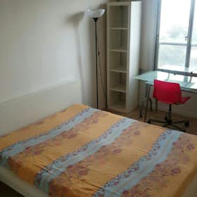 Private room for rent for €550 per month in Asnières-sur-Seine, Rue Robert Lavergne