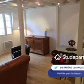 Apartment for rent for €700 per month in Troyes, Rue du Petit Crédo