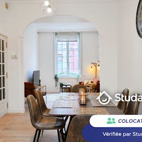 Private room for rent for €550 per month in Lille, Rue Descartes