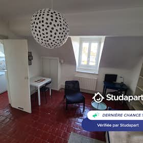 Apartment for rent for €480 per month in Dijon, Rue Jean-Jacques Rousseau