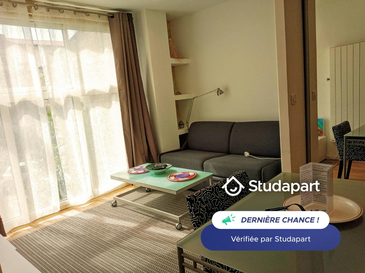 Apartment for rent for €1,080 per month in Bordeaux, Place de Stalingrad
