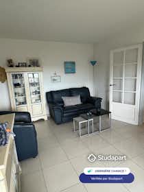 Apartment for rent for €900 per month in Antibes, Chemin des Basses Bréguières