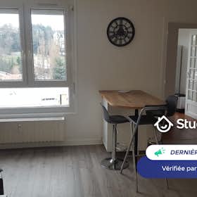 Apartment for rent for €400 per month in Saint-Étienne, Rue Gutenberg