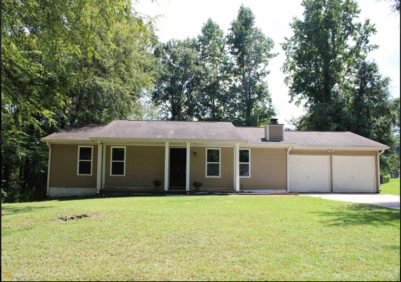 Huis te huur voor $5,000 per maand in Jonesboro, Prather Dr