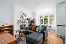 Квартира сдается в аренду за 3 750 £ в месяц в London, Dyne Road