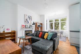 Appartement te huur voor £ 3.744 per maand in London, Dyne Road