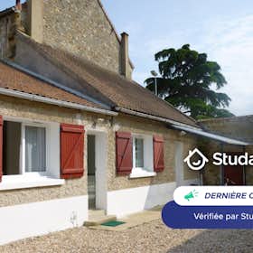 House for rent for €840 per month in Cergy, Rue du Brûloir