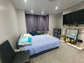 Habitación privada en alquiler por 900 GBP al mes en Romford, Pretoria Road