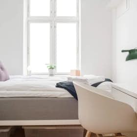 Habitación privada en alquiler por 8593 DKK al mes en Copenhagen, Toldbodgade
