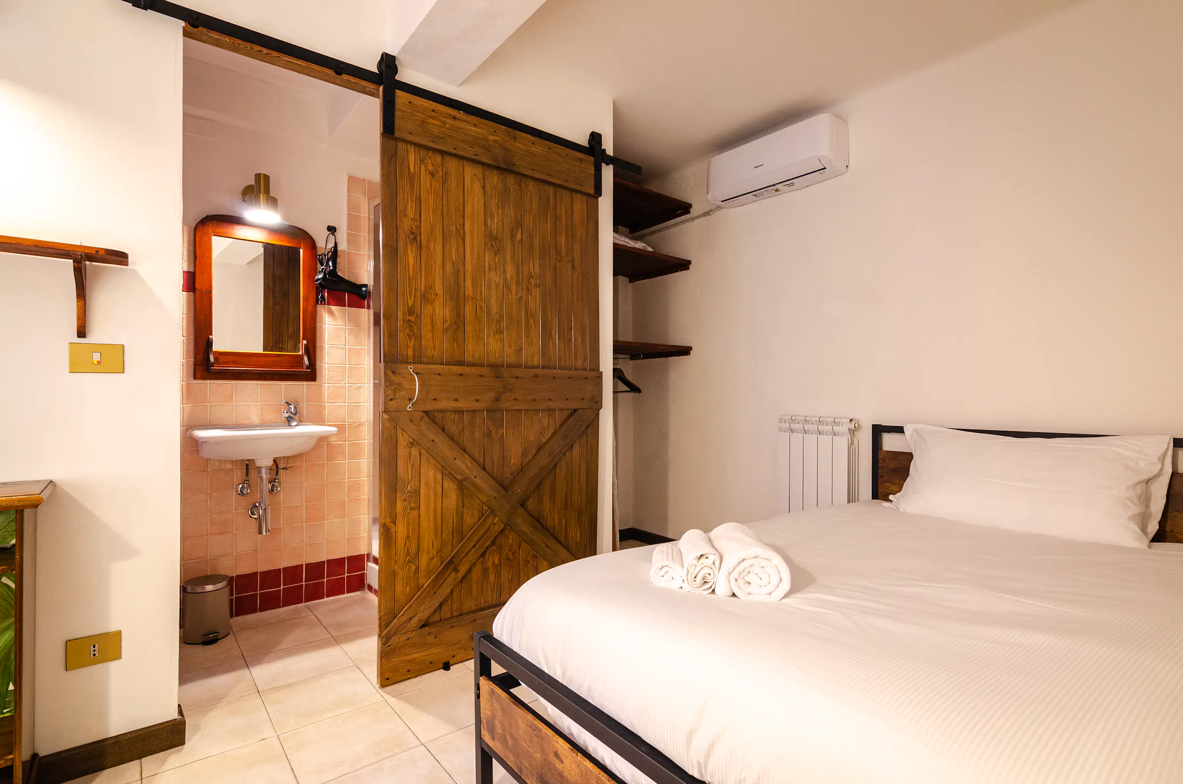 2-Bedroom Apartment in Via Broccaindosso, Bologna (1424493) ROOM 2