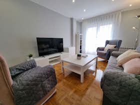 Apartment for rent for €2,048 per month in Gijón, Calle Menéndez Pelayo